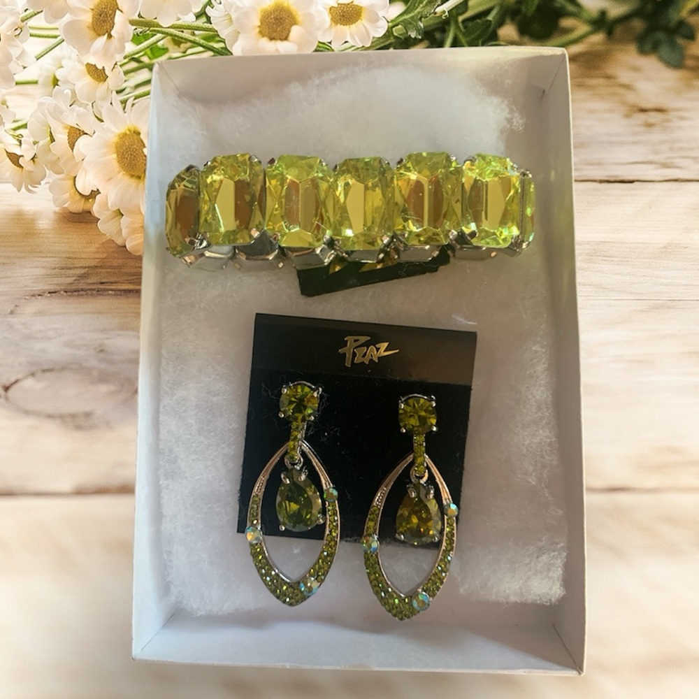 Earring and bracelet set